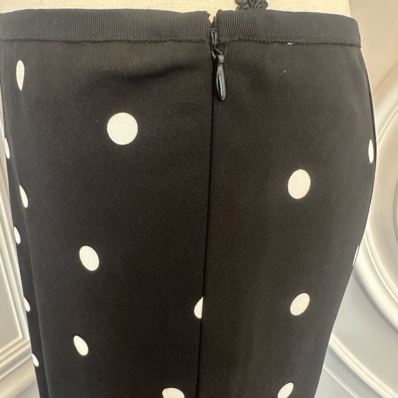 Ann Taylor Y2K Chic Old Money Black and White Flared Polka Dot Skirt (Size 2) - Picture 3 of 5